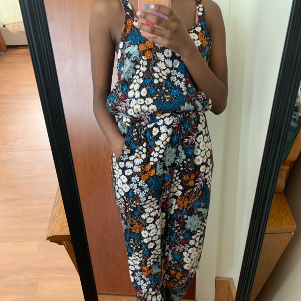 Jumpsuit with floral pattern